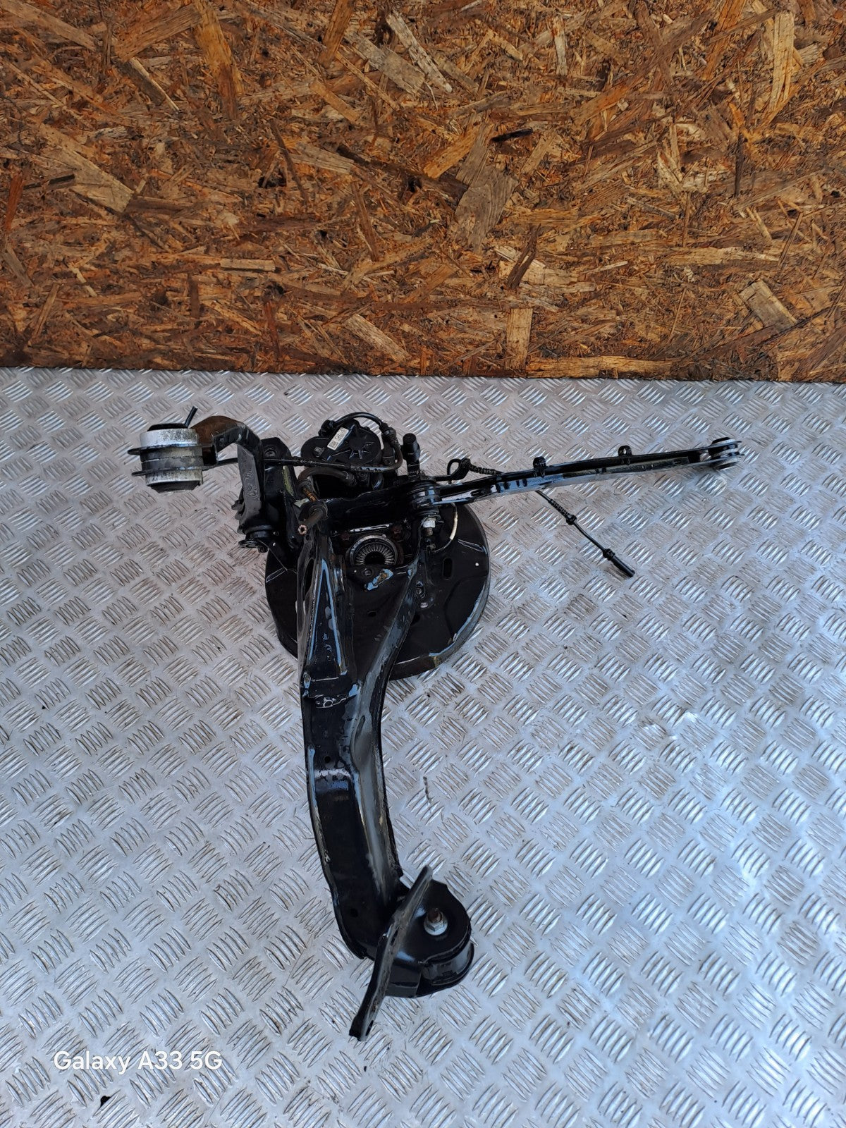 ✅2018 BMW X1 F48 2.0P REAR LEFT WHEEL HUB 8842879 6851589 + WARRANTY A303 - Image 2