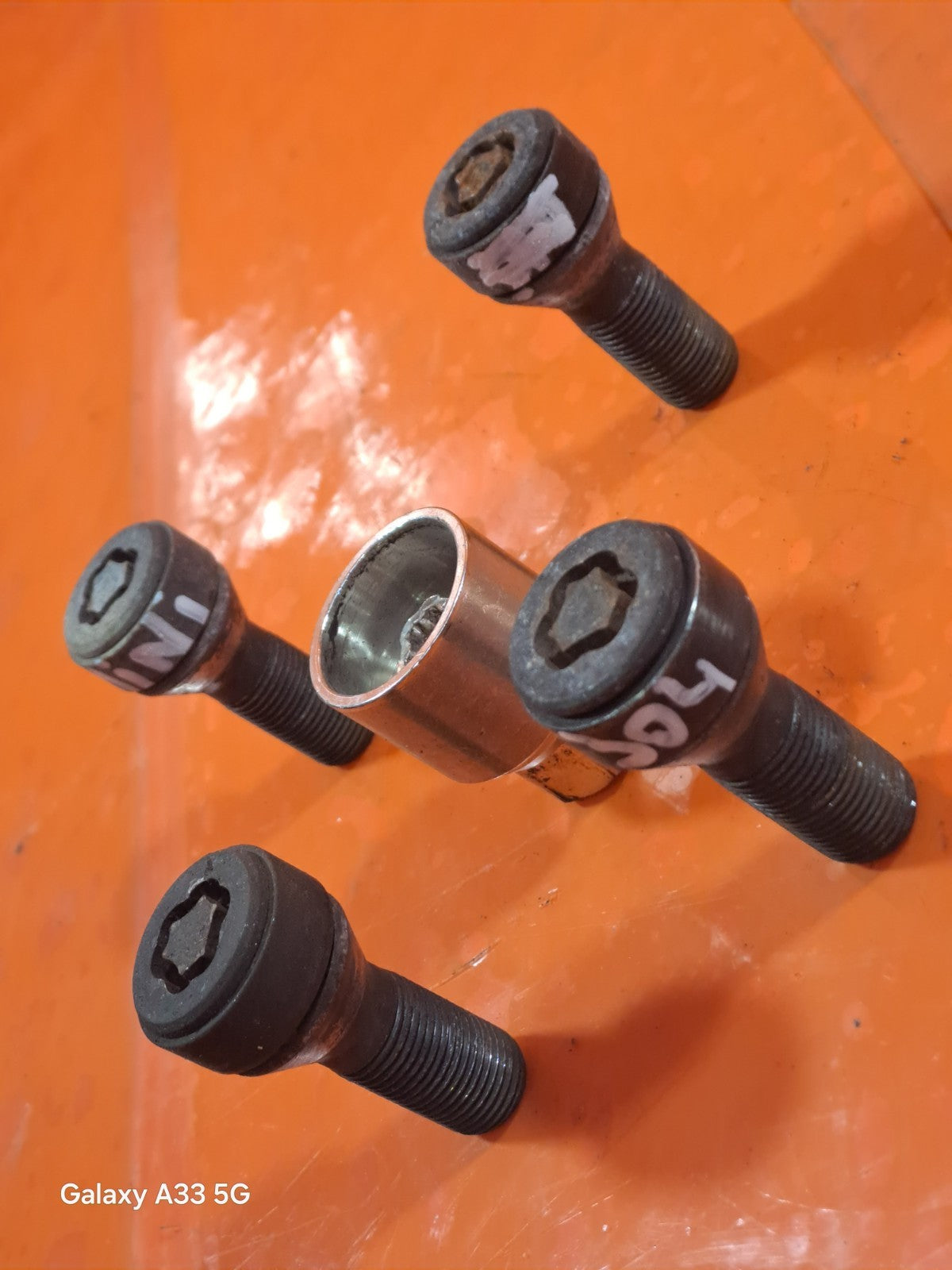 ✅MINI COUNTRYMAN MK3 1.6 DIESEL 2013 WHEEL LOCKING BOLT NUTS Warranty A304 - Image 7