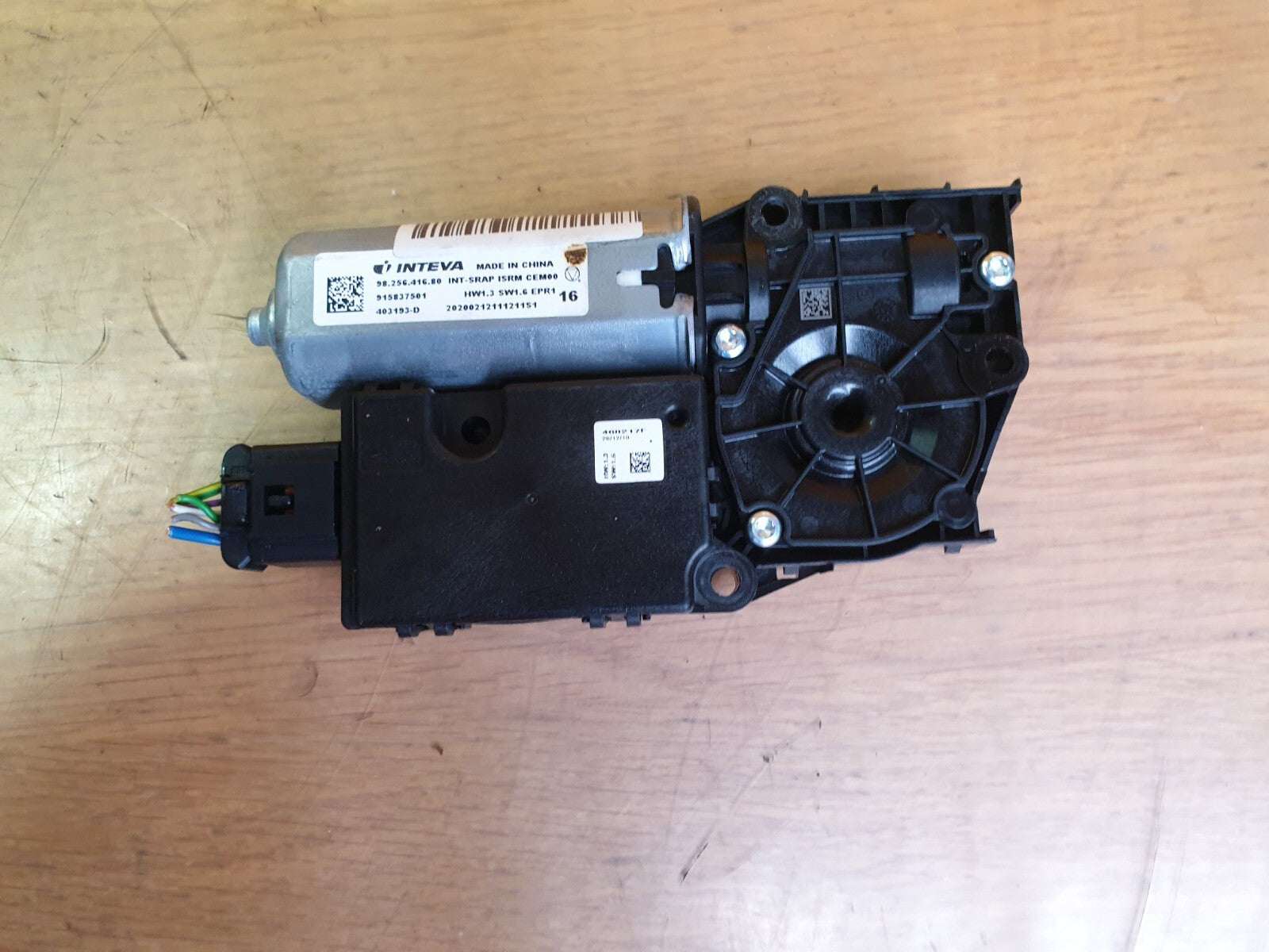 ebay-src:https://i.ebayimg.com/00/s/mtiwmfgxnjaw/z/vdkaaoswrypmibcv/$_57.jpg