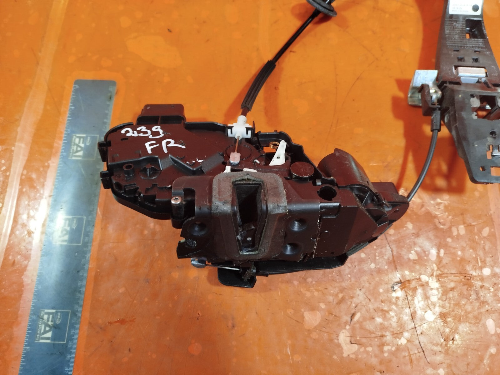 ✅LAND ROVER DISCOVERY 4 L319 3.0 DIESEL 2011 FRONT RIGHT DOOR LOCK 6W8A21812GD - Image 2
