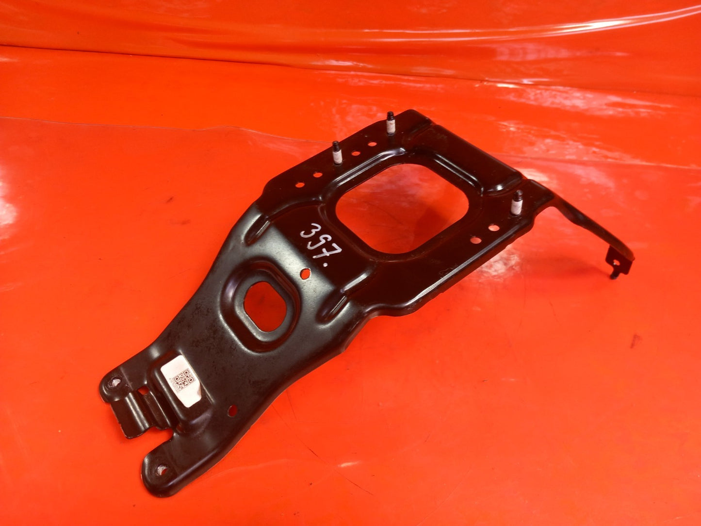 Mercedes Gle 450D AMG 3.0 Diesel 2025 Front Distance Radar Sensor Bracket A397 - Image 4