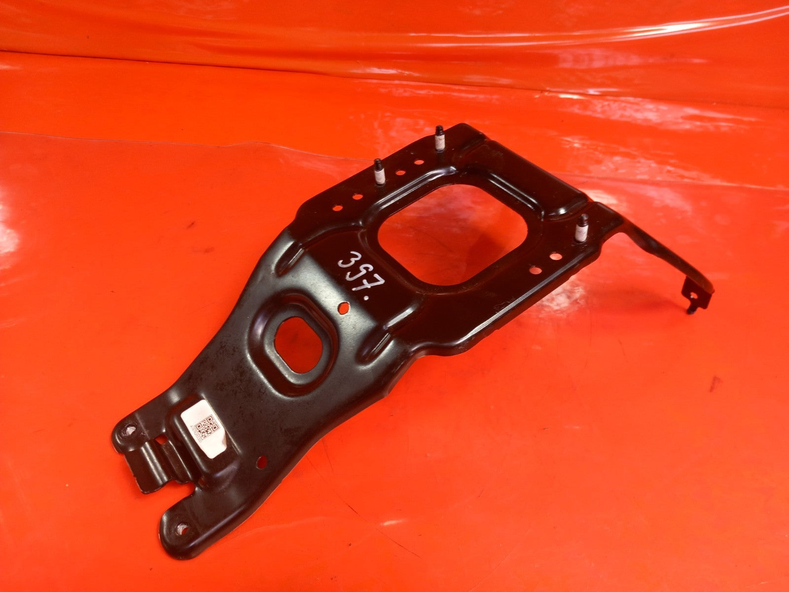 Mercedes Gle 450D AMG 3.0 Diesel 2025 Front Distance Radar Sensor Bracket A397 - Image 4