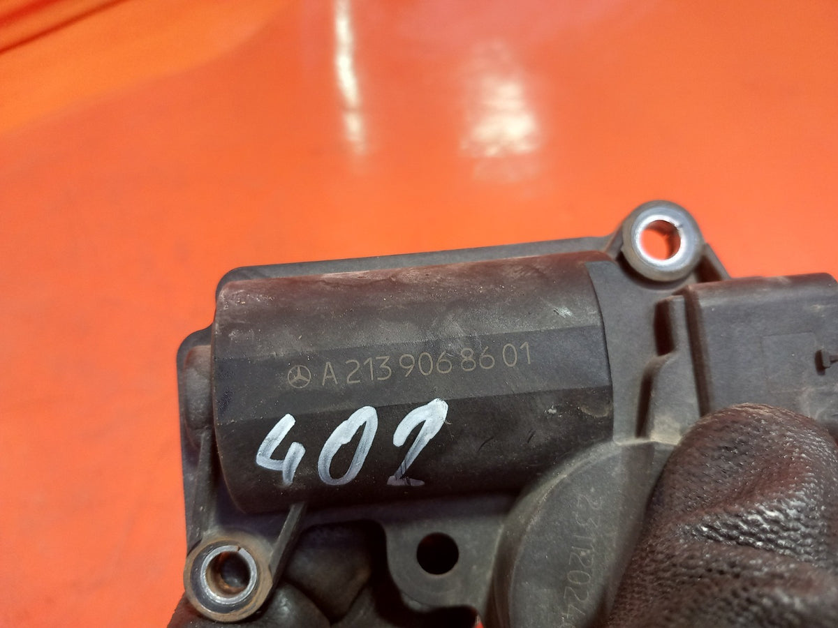 ebay-src:https://i.ebayimg.com/00/s/mtiwmfgxnjaw/z/ucsaaesweu9qgamk/$_57.jpg