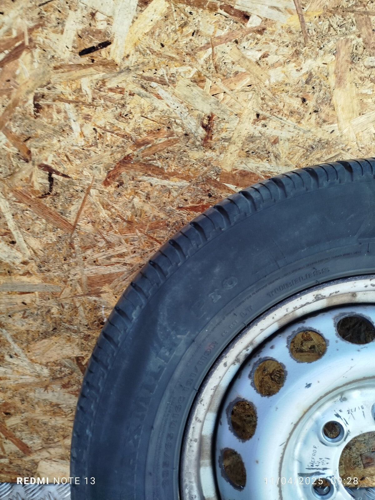 ✅VW CRAFTER CR35 2.0 DIESEL 2017 ALLOY WHEEL WITH TYRE 235/65 R16С A0014014802 - Image 2