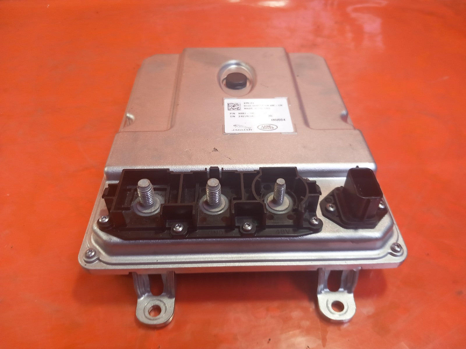 Land Rover Defender L663 3.0 Diesel 2025 Voltage Converter N8B214B227AC A396 - Image 4