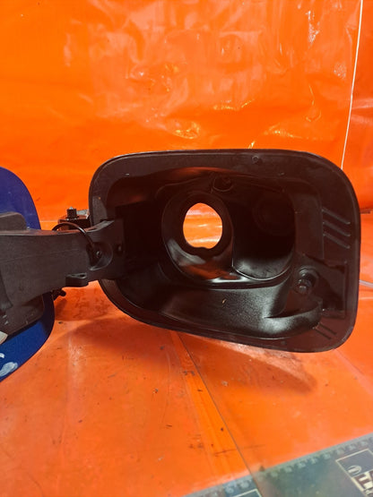 ✅SKODA KAMIQ Se 1.5 PETROL 2024 FUEL FILLER FLAP BLUE 657809702 Warranty A319 - Image 5