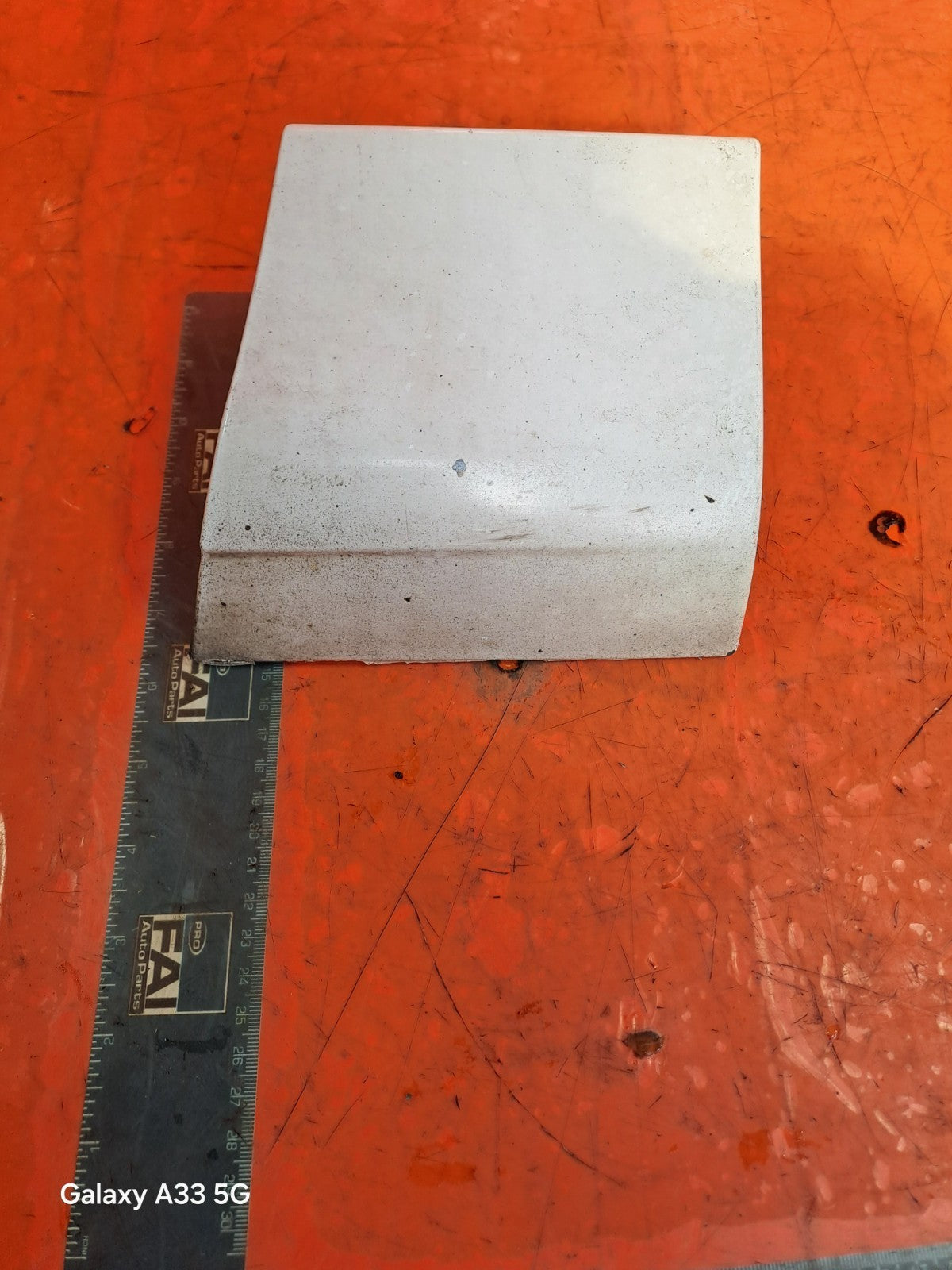 ✅2007 AUDI Q7 4L FRONT RIGHT WING FENDER LOWER MOULDING WHITE (300) + WARRANTY - Image 1