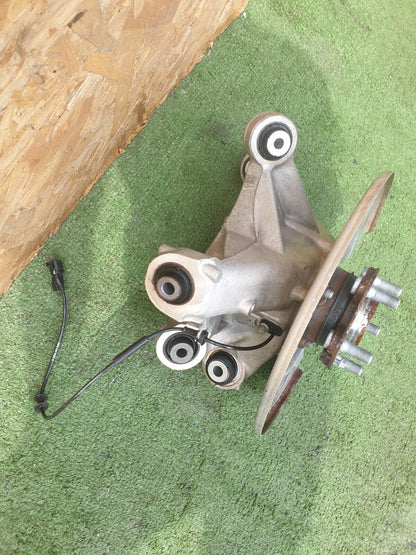 2022 TESLA MODEL Y REAR RIGHT SPINDLE KNUCKLE HUB 1044666-00-C + WARRANTY A172