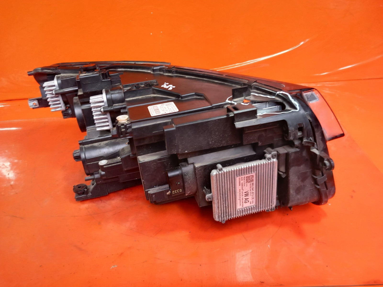VW Tiguan R-Line 2.0 Diesel 2022 Front Left Led Headlight 5NC941081G A389 - Image 9