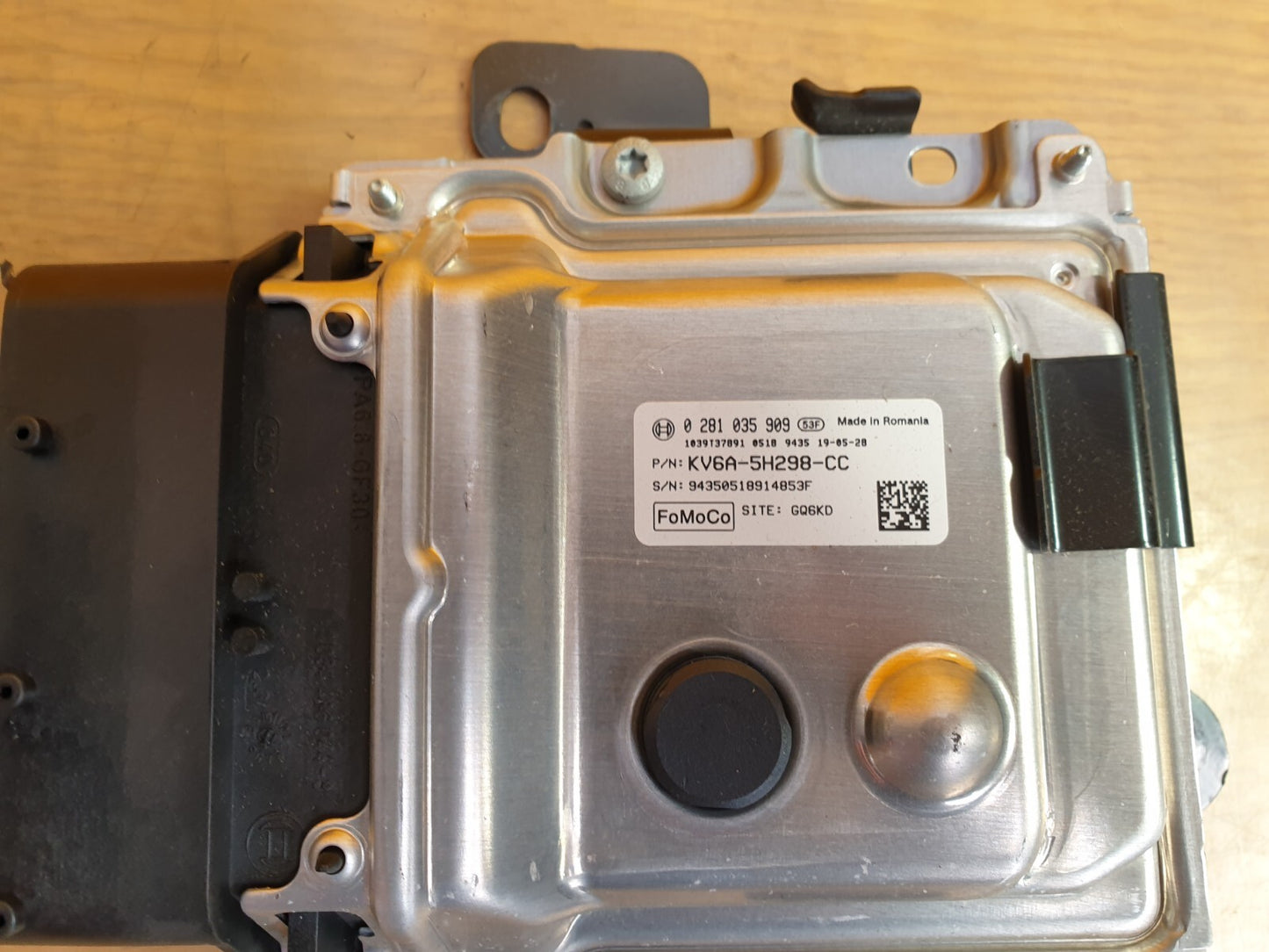 ebay-src:https://i.ebayimg.com/00/s/mtiwmfgxnjaw/z/kikaaoswuydmipfp/$_57.jpg