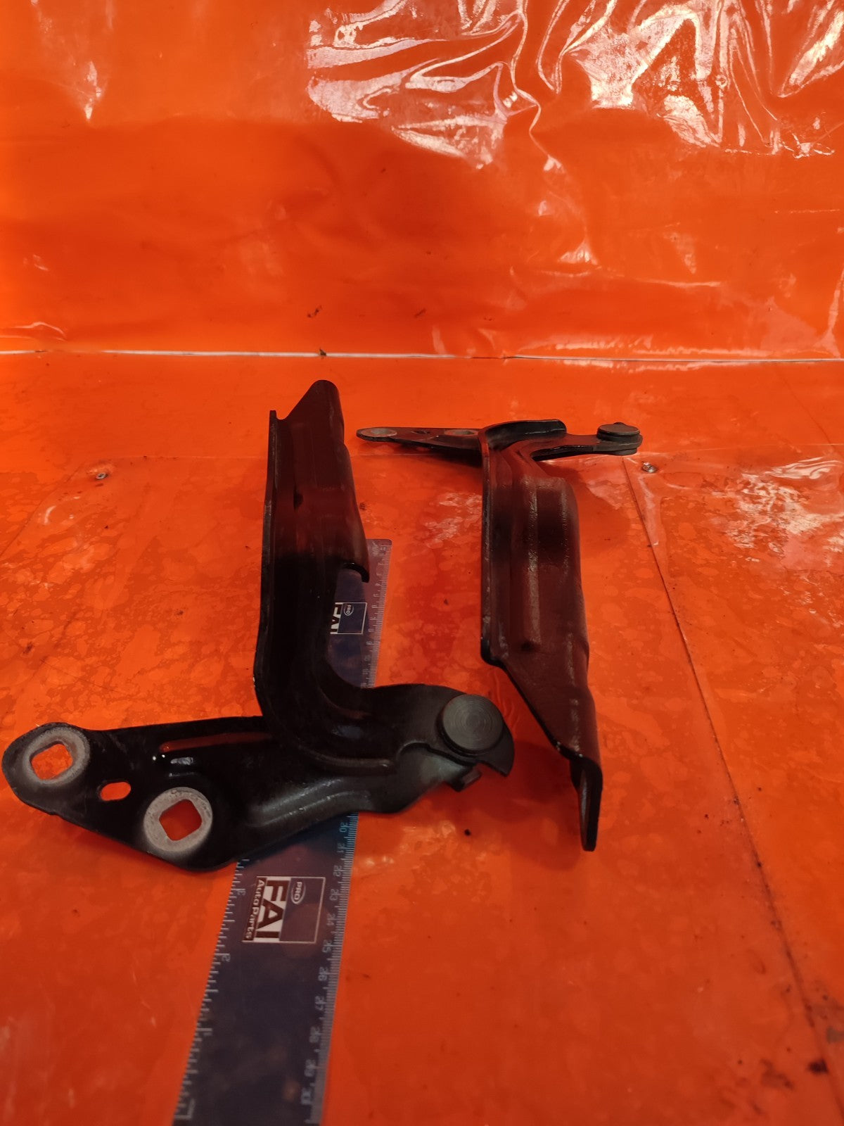 ✅2018 FORD GALAXY ZETEC BONNET HINGE PAIR EM2B-R16800-BA + WARRANTY A301 - Image 1