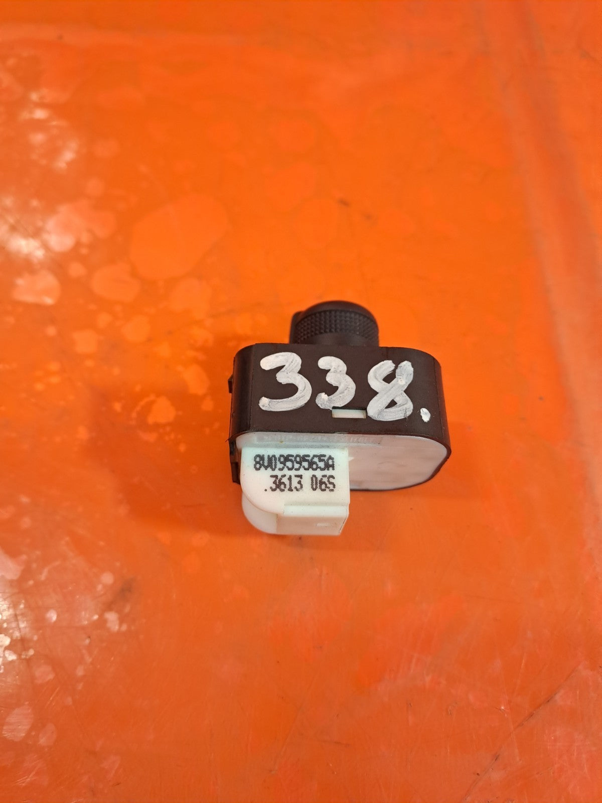 ✅AUDI A3 1.6 DIESEL 2013 ELECTRIC WING MIRROR SWITCH 8V0959565A Warranty A338 - Image 4