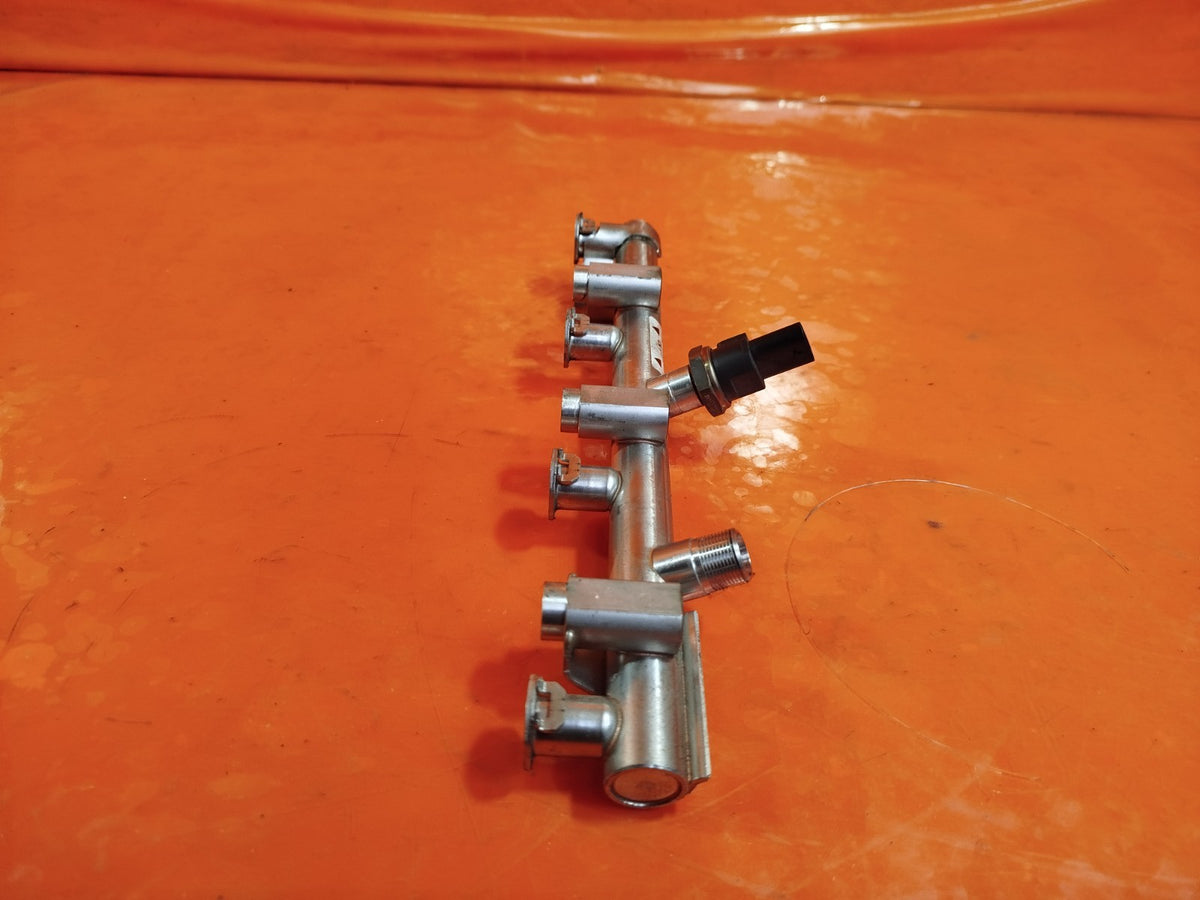 2022 Mercedes CLA W118 1.3 Petrol Fuel Rail A2820703900 Warranty A374 - Image 11