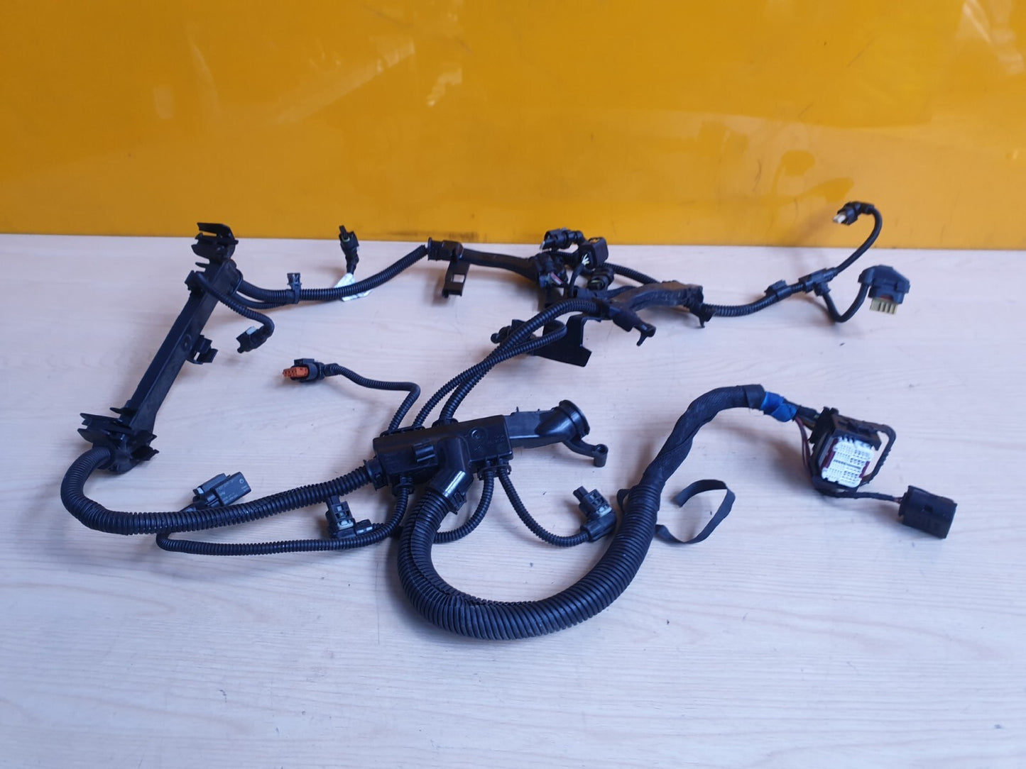ebay-src:https://i.ebayimg.com/00/s/mtiwmfgxnjaw/z/nb4aaosw9-9kh0yu/$_57.jpg