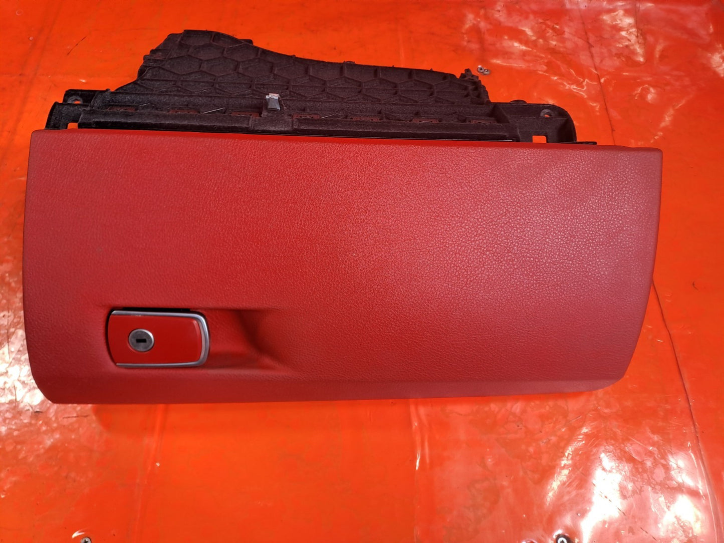 ✅2015 BMW 4 SERIES F33 M SPORT GLOVE BOX STORAGE COMPARTMENT 9227250 A367 - Image 2