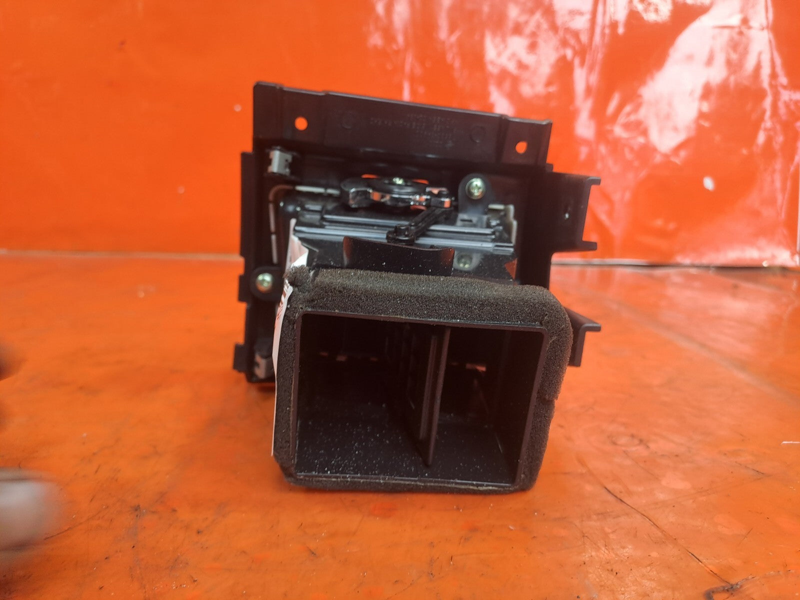 ✅Ssangyong Korando S 2013 2.0 Diesel Front Left Air Vent 6964A-34001 76530-34900 - Image 4