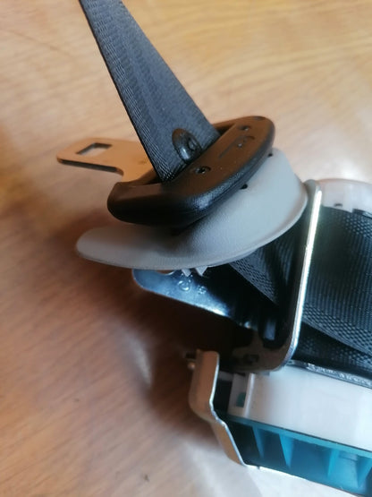 ✅2016 SSANGYONG KORANDO FRONT LEFT SEAT BELT 74602-34006 + WARRANTY A088 - Image 11