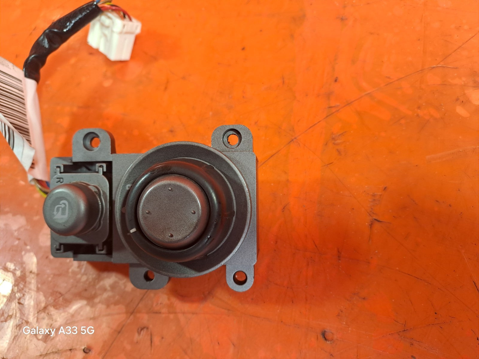 ✅Ssangyong Rodius Turismo 2.2 Diesel 2017 WING MIRROR CONTROL SWITCH 85300-21000 - Image 3