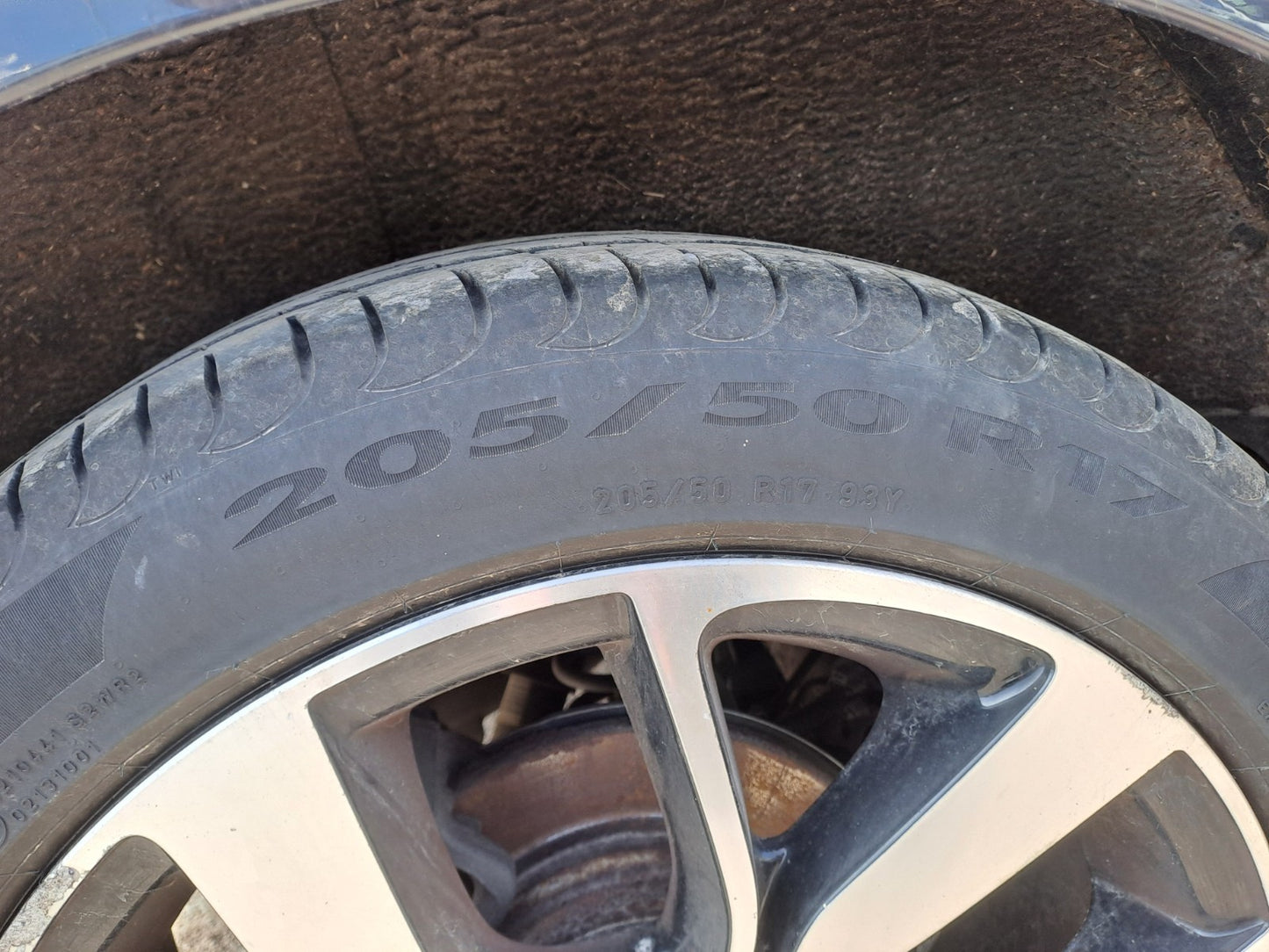✅2019 Renault Megane Iconic Alloy Wheel with Tyre 205/50 R17 + Warranty A387 - Image 6