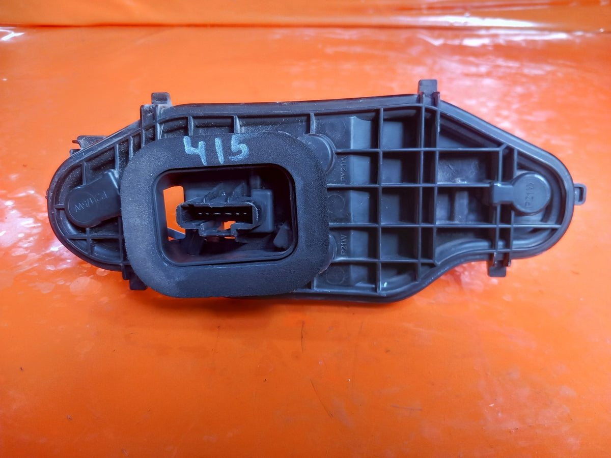 ebay-src:https://i.ebayimg.com/00/s/mtiwmfgxnjaw/z/qokaaeswtjfqvlks/$_57.jpg