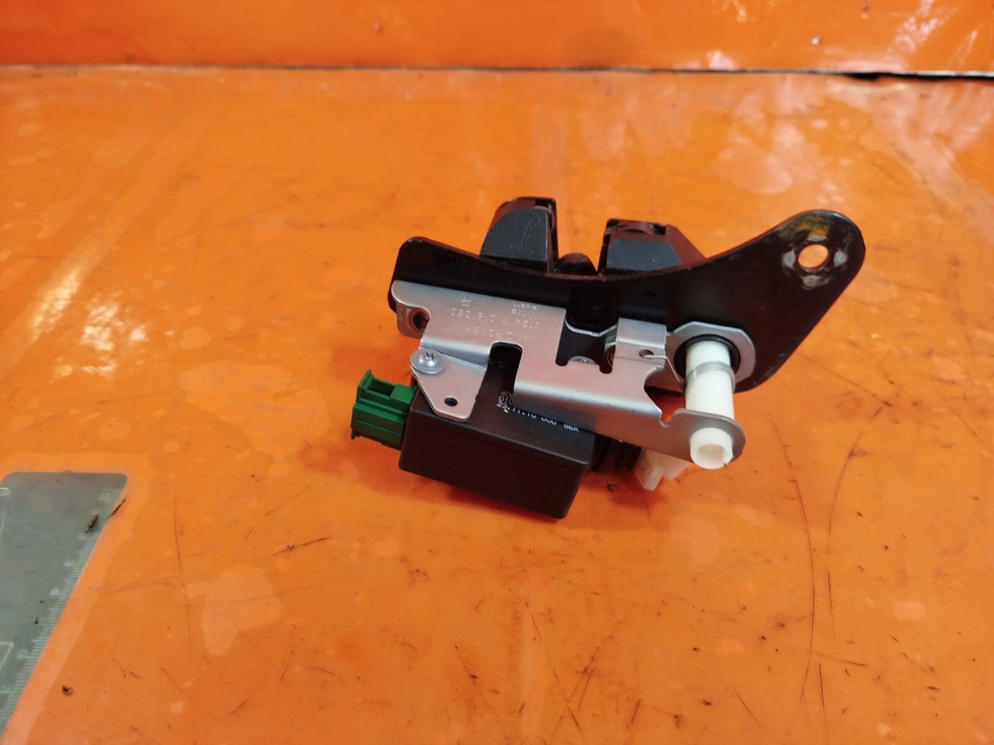✅Land Rover Discovery 4 2011 L319 3.0 Diesel RIGHT BOOTLID LOCK ACTUATOR 7016050 - Image 8