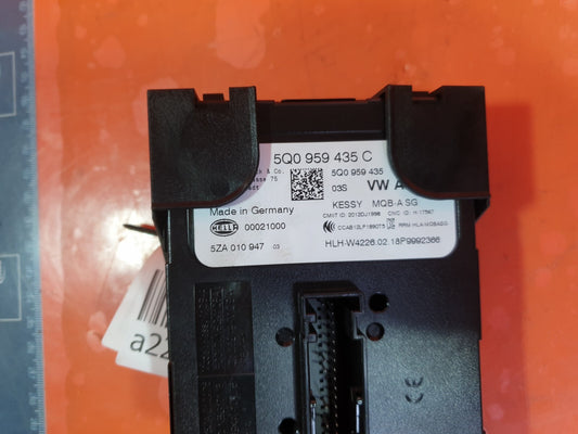 SKODA OCTAVIA MK3 1.4 PETROL 2018 KEYLESS ENTRY CONTROL MODULE ECU 5Q0959435C - Image 2