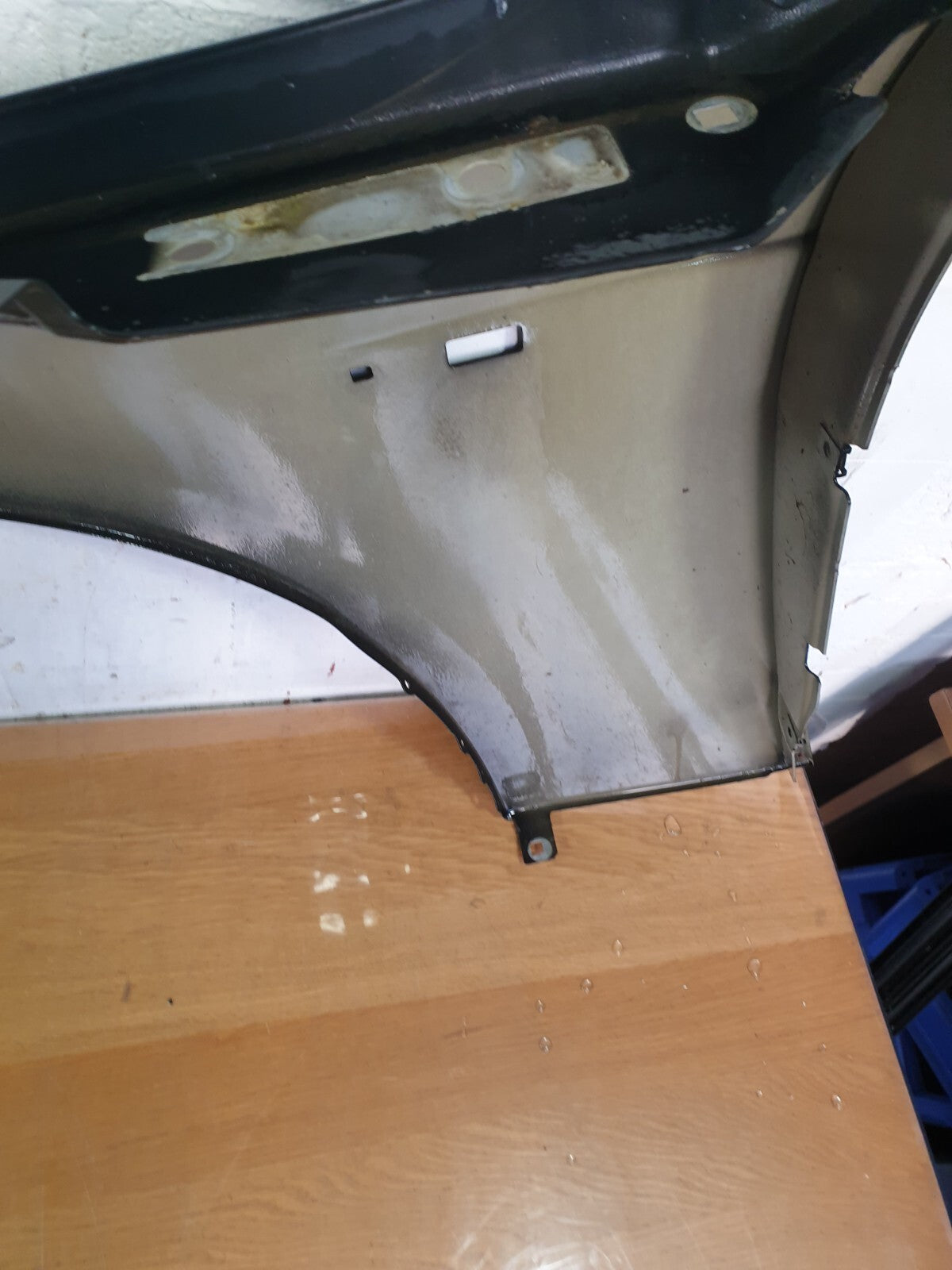 BMW 750Li E66 4.8 PETROL 2006 FRONT RIGHT WING PANEL BLACK Damaged A208 - Image 8
