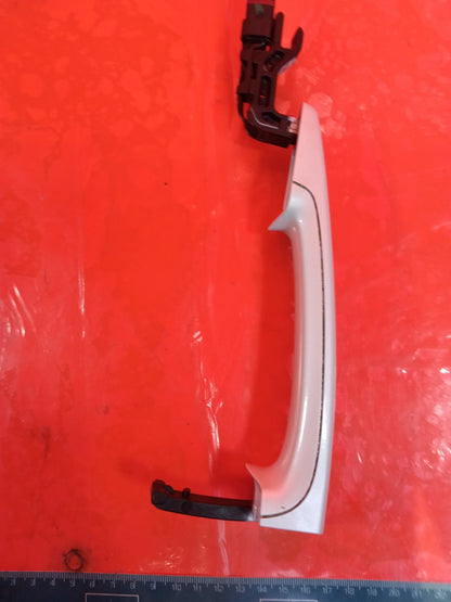 ✅BMW 420D F33 2.0 Diesel 2016 Front Left Door Exterior Handle White 7329365 A368 - Image 2