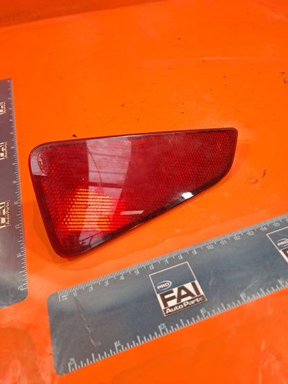 ✅FORD FOCUS ST 2.3 PETROL 2020 REAR RIGHT BUMPER REFLECTOR JX7B13B414AA Warranty - Image 1