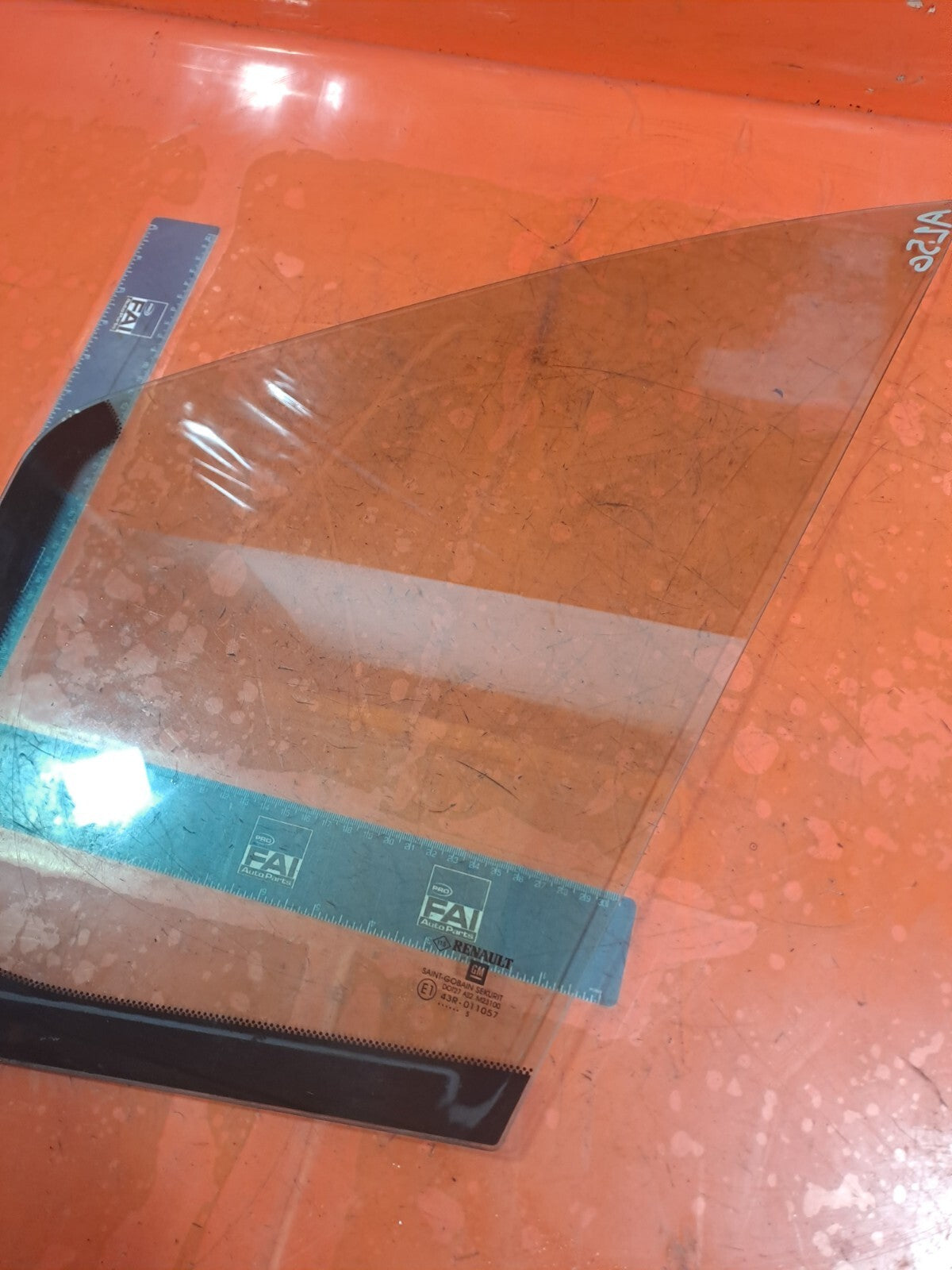 ✅RENAULT TRAFIC MK3 Sl27 1.6 DIESEL 2015 FRONT LEFT DOOR QUARTER WINDOW GLASS - Image 5