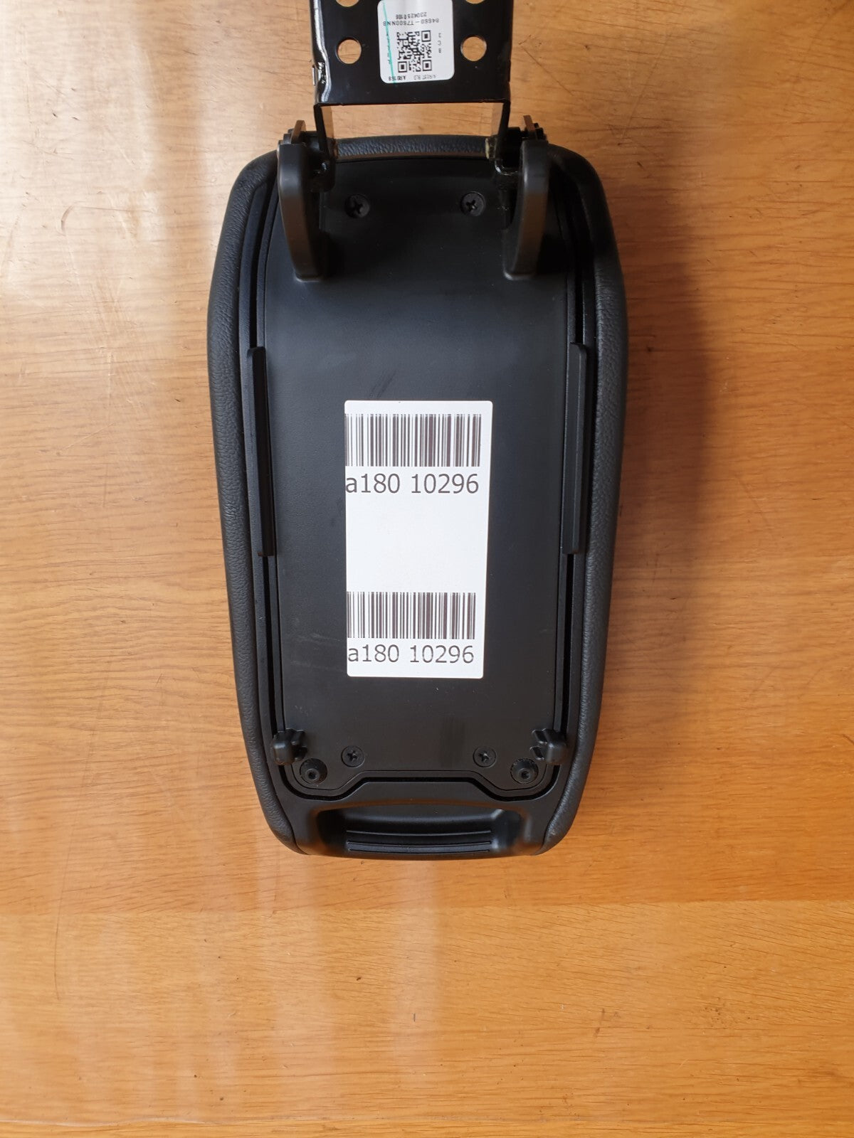 HYUNDAI I20 Ultimate 1.0 Petrol 2023 ARMREST CENTRE CONSOLE 84660T7600NNB - Image 5
