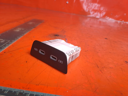 ✅Cupra Born V2 Ev 2023 REAR CENTRE CONSOLE USB SOCKETS 2G6035954 Warranty A209 - Image 8