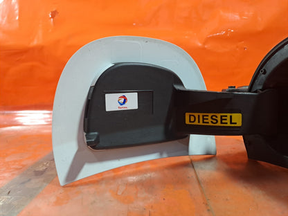 ✅CITROEN C4 CACTUS 1.6 DIESEL 2015 FUEL FILLER FLAP WHITE 9801501380 Warranty - Image 3