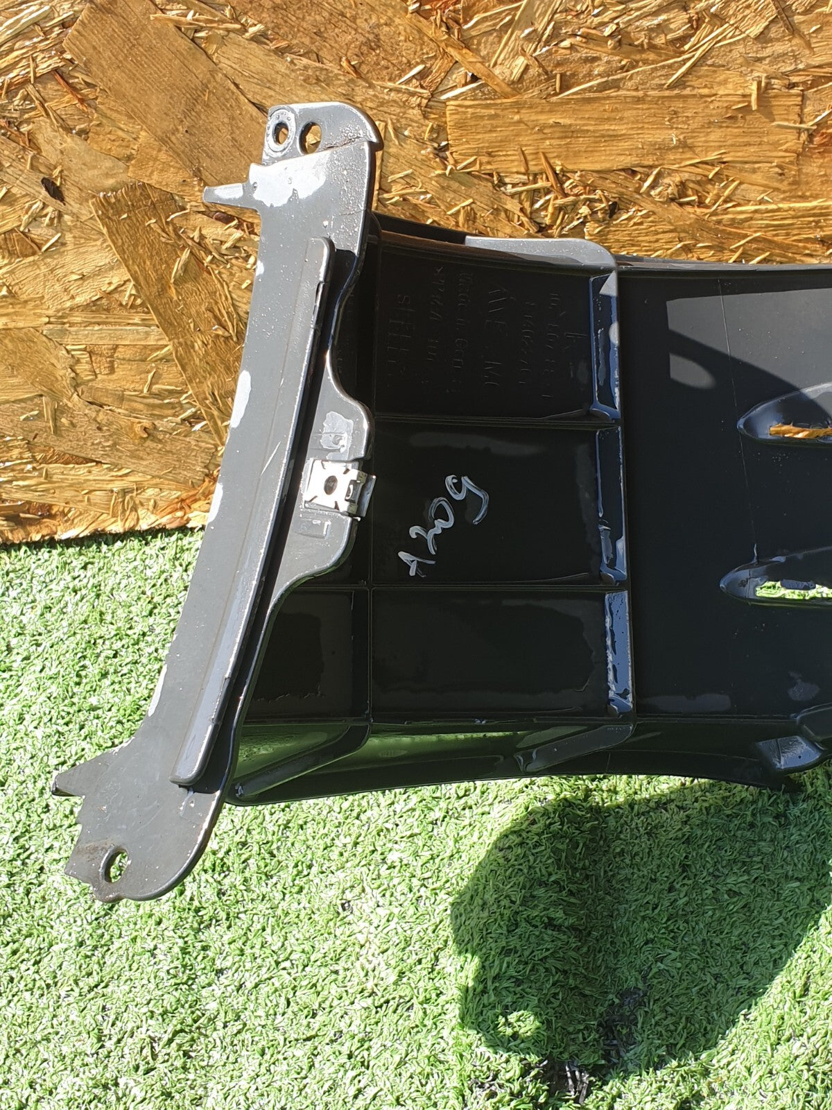 CUPRA BORN V2 Ev 2023 FRONT RIGHT LOWER AIR DUCT 10E807884B Warranty A209 - Image 9