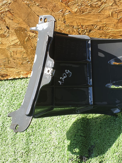 CUPRA BORN V2 Ev 2023 FRONT RIGHT LOWER AIR DUCT 10E807884B Warranty A209 - Image 9