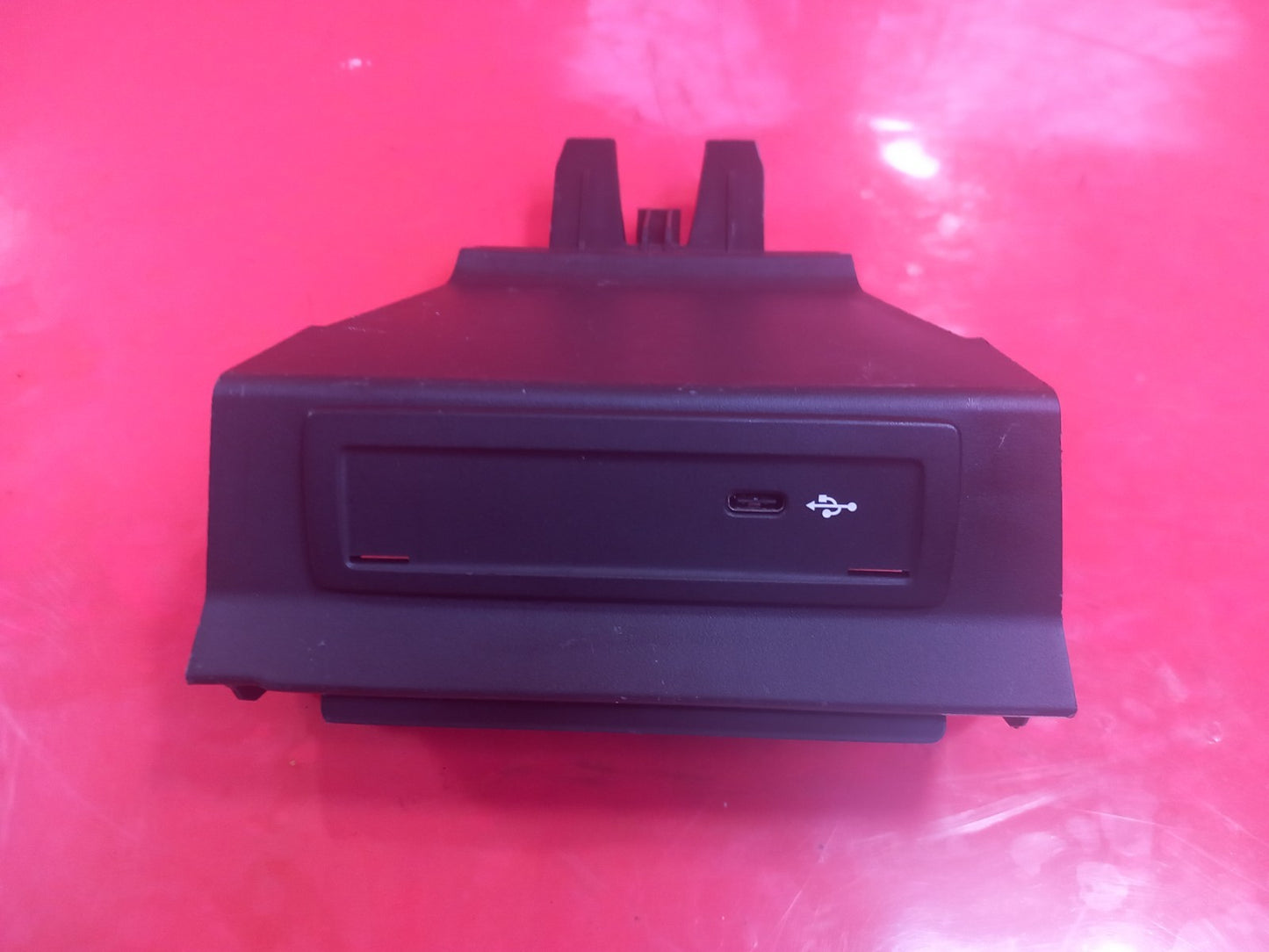 Mercedes W117 W247 2018-2025 USB Port Socket A2478203902 Warranty xAA - Image 2