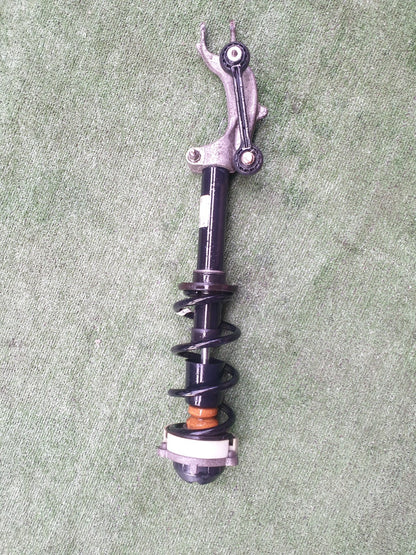 ✅2018 AUDI A4 B9 S LINE 2.0TDI FRONT RIGHT SUSPENSION SHOCK ABSORBER 8W0413031BA - Image 5