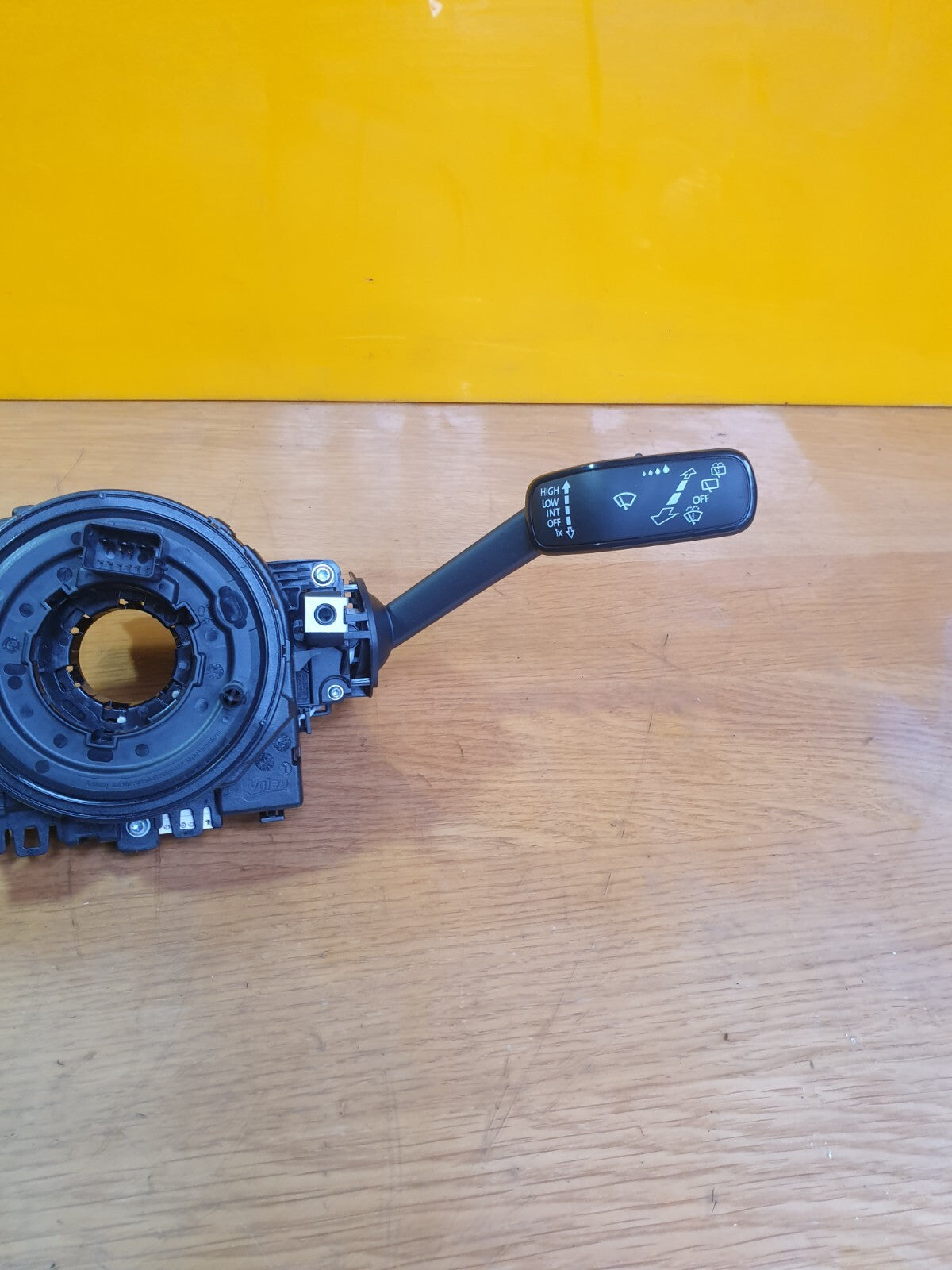 ebay-src:https://i.ebayimg.com/00/s/mtywmfgxmjaw/z/bhqaaoswwjdmbb-m/$_57.jpg