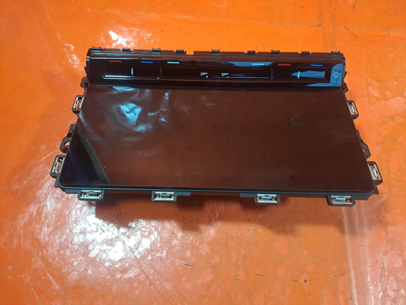 ebay-src:https://i.ebayimg.com/00/s/mtiwmfgxnjaw/z/14qaaeswwahplybx/$_57.jpg