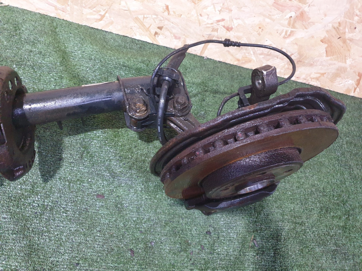 ✅2012 Mercedes B Class W246 Front Left Suspension Leg Hub A2463207513 A132 - Image 12