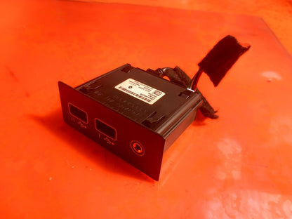 Renault Captur 1.6 Petrol 2023 USB Socket Port 284H39520R Warranty A392 - Image 3