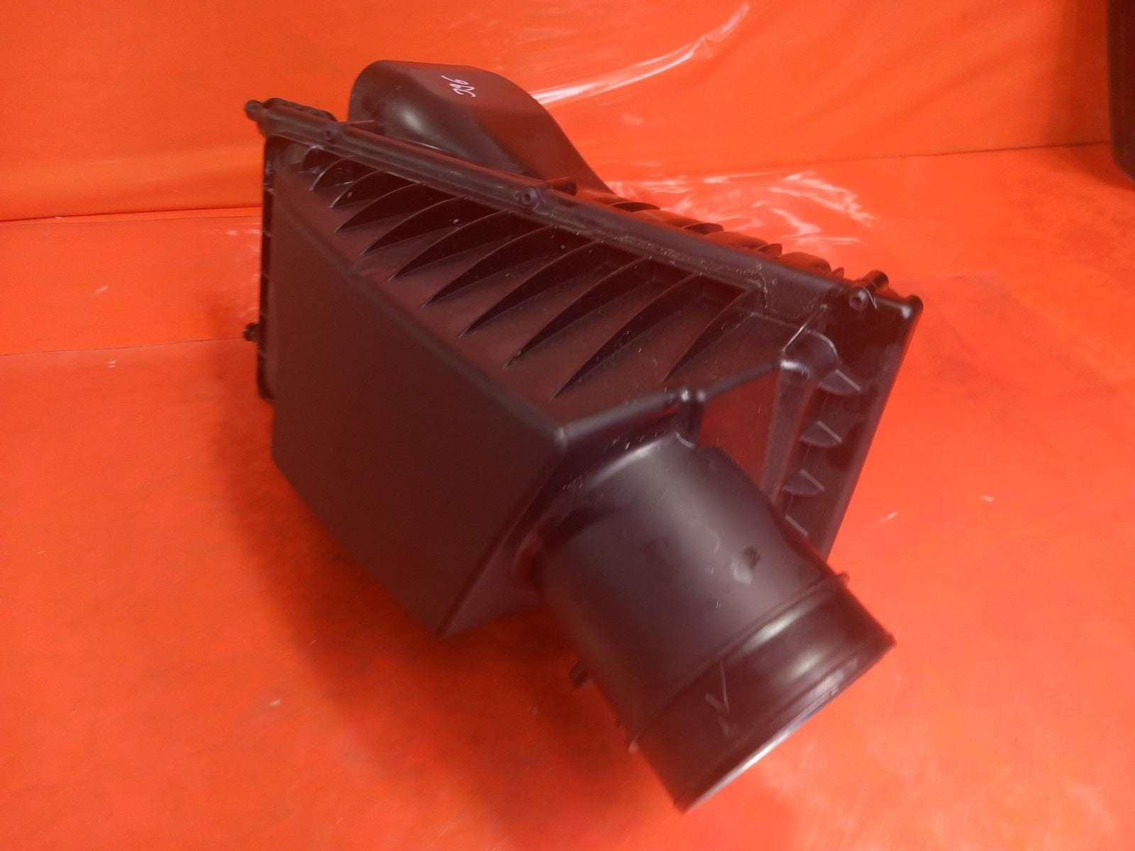 2025 Land Rover Defender L663 Air Filter Box M8B2-9H736-AA Warranty A396 - Image 7
