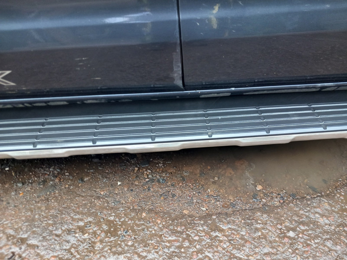 2021 Ford Ranger Wildtrak Door Step Left Side Warranty A418 - Image 3