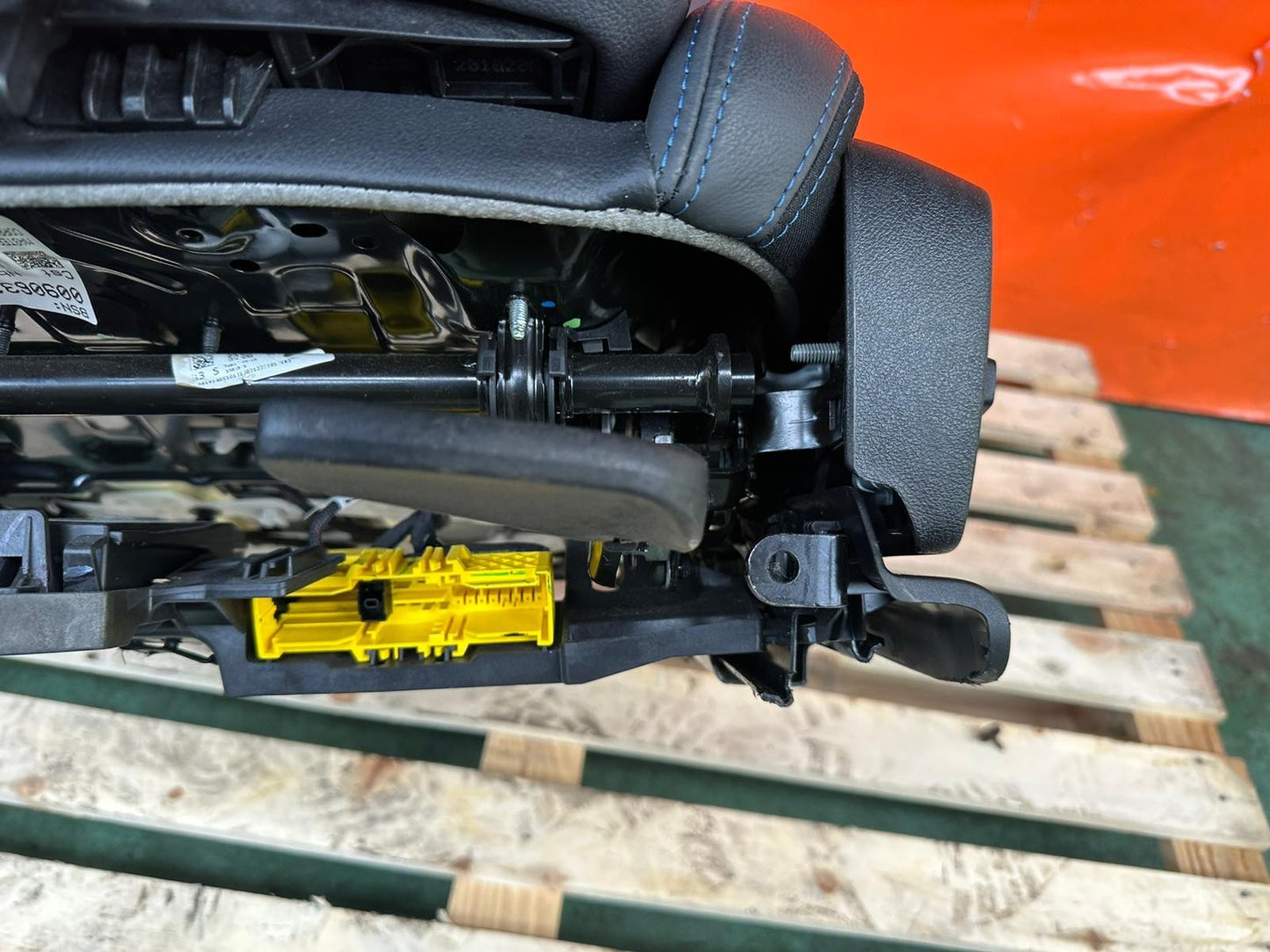 ebay-src:https://i.ebayimg.com/00/s/mtiwmfgxnjaw/z/ygiaaeswznjpqvzt/$_57.jpg