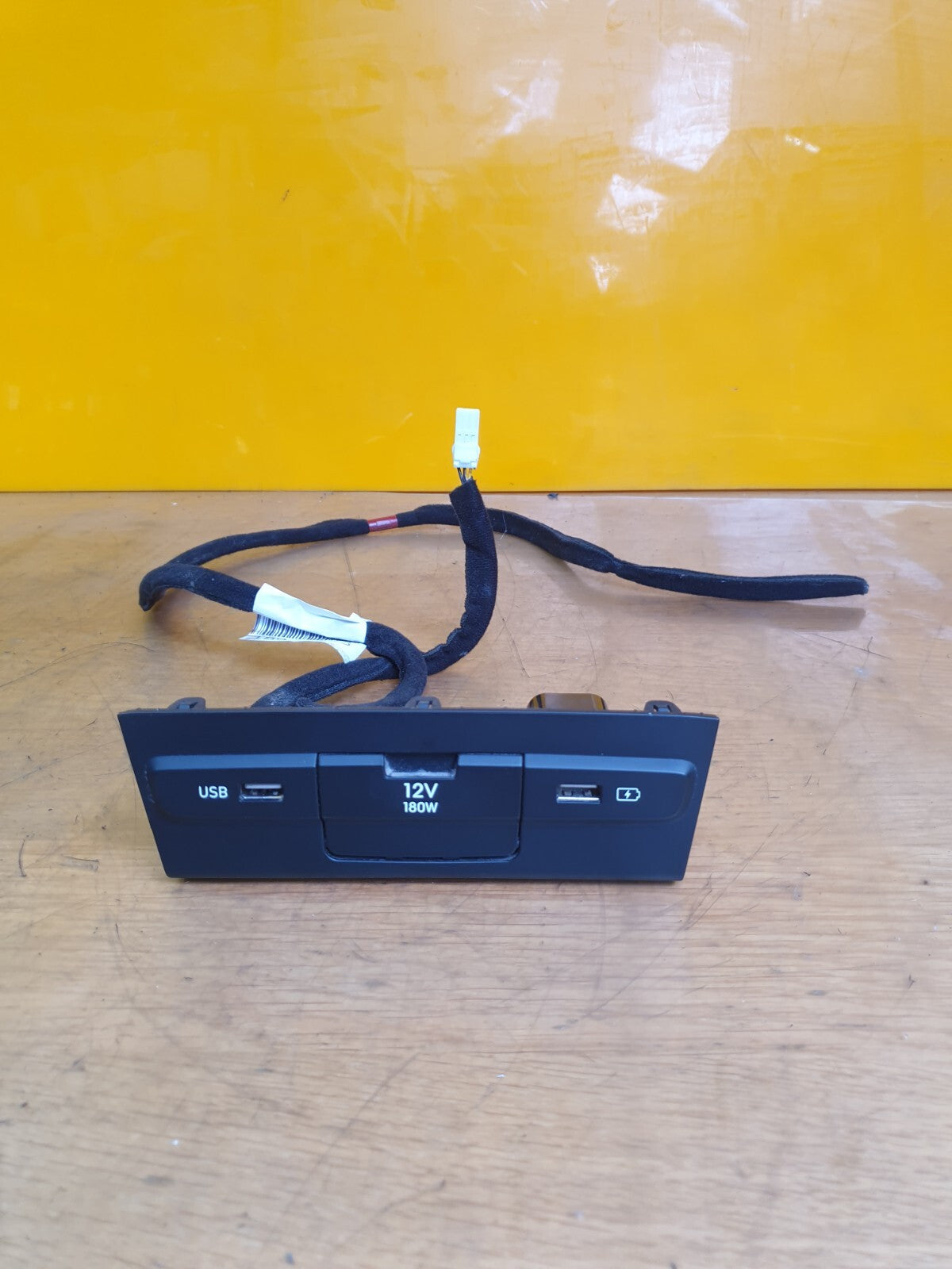 ✅2023 HYUNDAI I20 MK3 AUX USB PORT CHARGE SOCKET UNIT 96125-Q0120 +WARRANTY A189 - Image 1