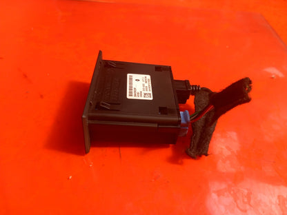 Renault Captur 1.6 Petrol 2023 USB Socket Port 284H39520R Warranty A392 - Image 4