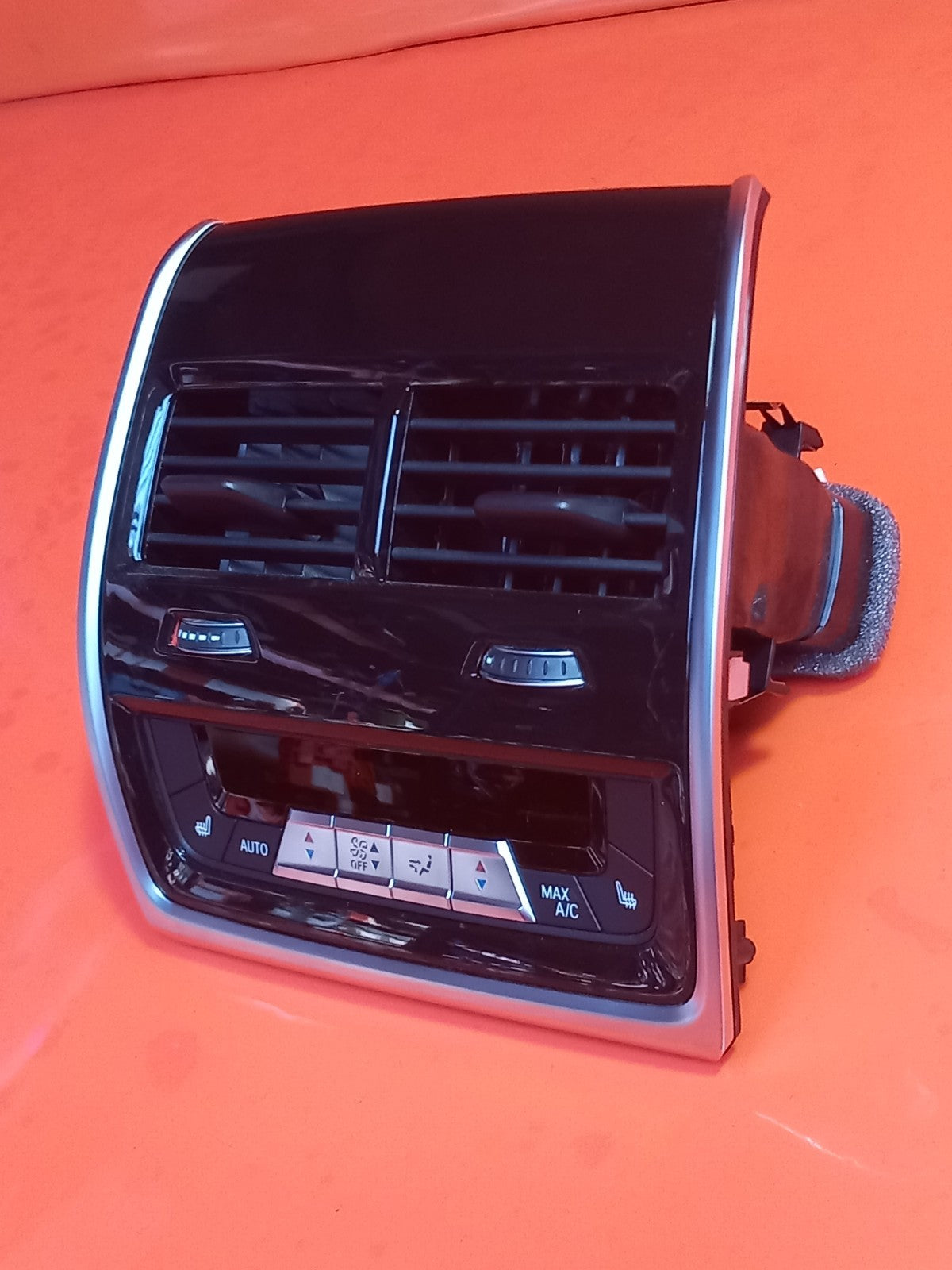 BMW X5 G05 Xdrive 50e M Sport 3.0 Petrol 2025 Rear Climate Heater Control Panel  - Image 8