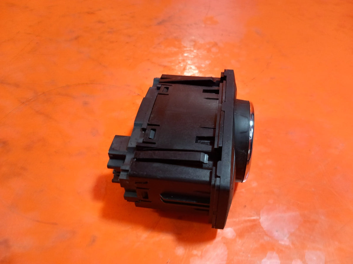 ebay-src:https://i.ebayimg.com/00/s/mtiwmfgxnjaw/z/u-0aaeswfgxq4job/$_57.jpg