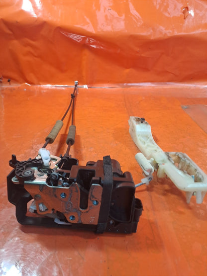 ✅SSANGYONG KORANDO 2.2 DIESEL 2015 REAR RIGHT DOOR LOCK MECHANISM Warranty A337 - Image 9