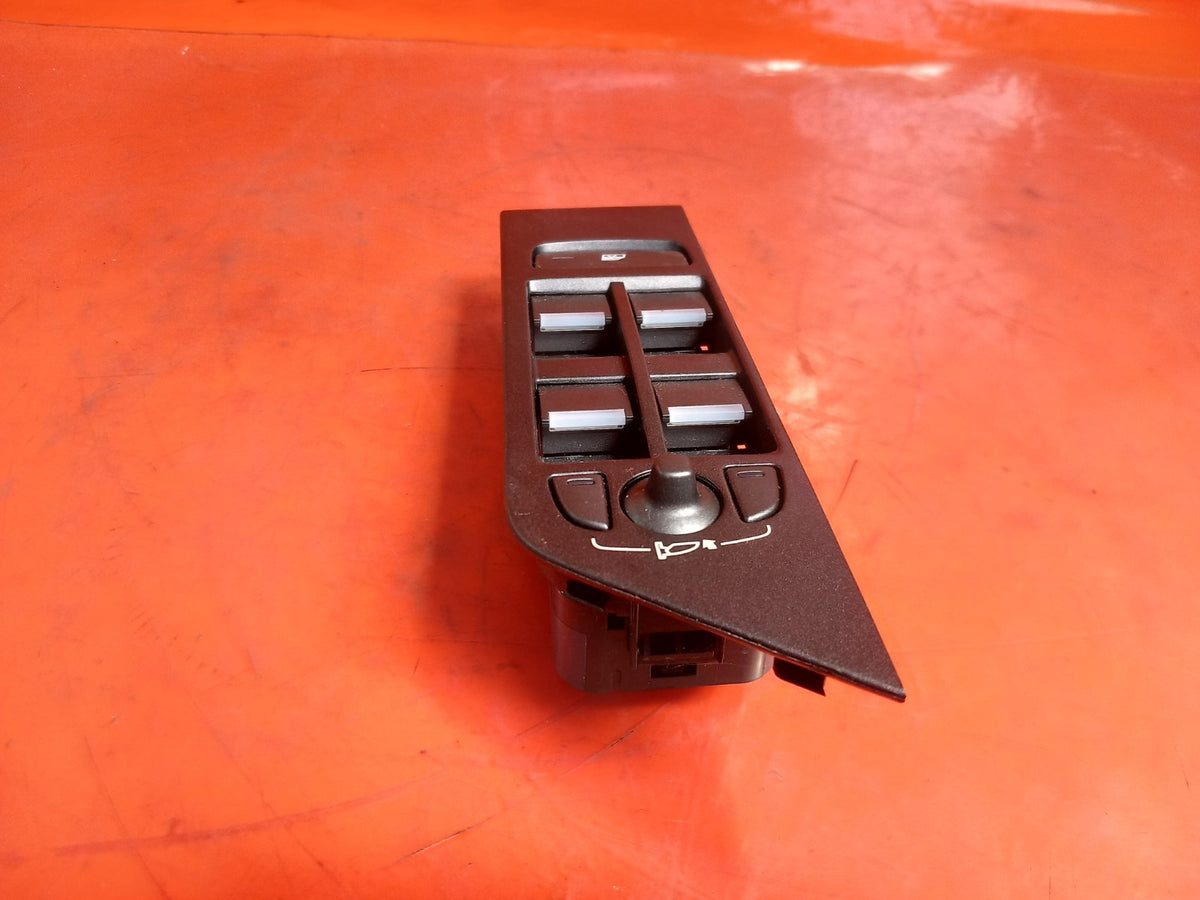 ebay-src:https://i.ebayimg.com/00/s/mtiwmfgxnjaw/z/ubcaaesw3vtqgyd0/$_57.jpg
